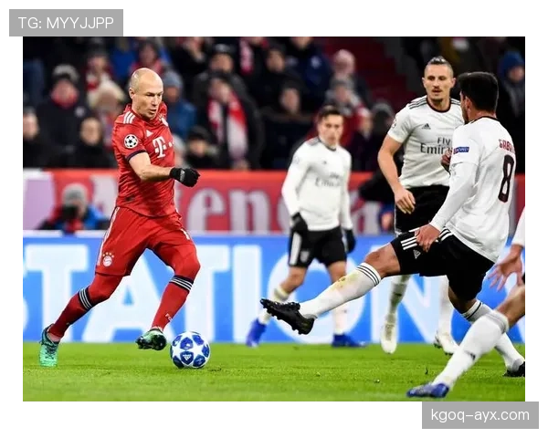 多特蒙德边路进攻焕发新生机,状态回升引球迷期待 多特蒙德边路进攻焕发新生机,状态回升引球迷期待