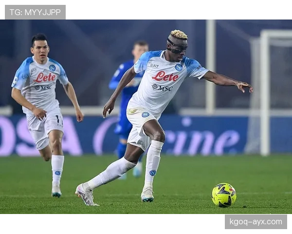 奥斯梅恩与努涅斯:冲击型中锋的两种发展路径对比分析 奥斯梅恩与努涅斯:冲击型中锋的两种发展路径对比分析