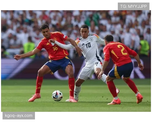 坎特 vs 罗德里：防守型与控场型中场差异