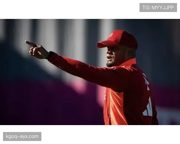 孔帕尼训练完直接去开百万豪车接娃，这反差谁懂啊