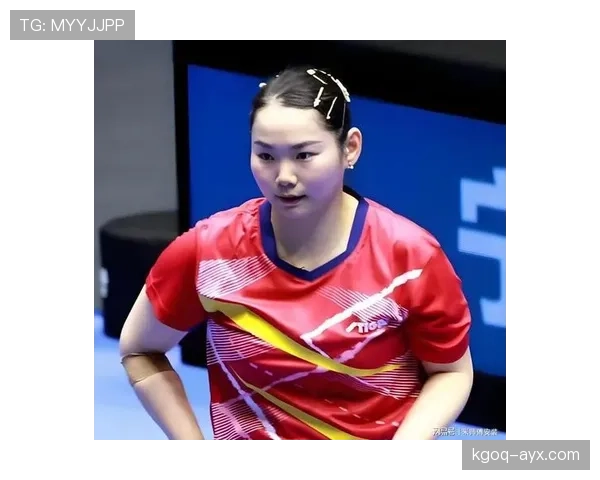 何卓佳赛场一本正经，逛街刷卡像开趴——我笑抽了